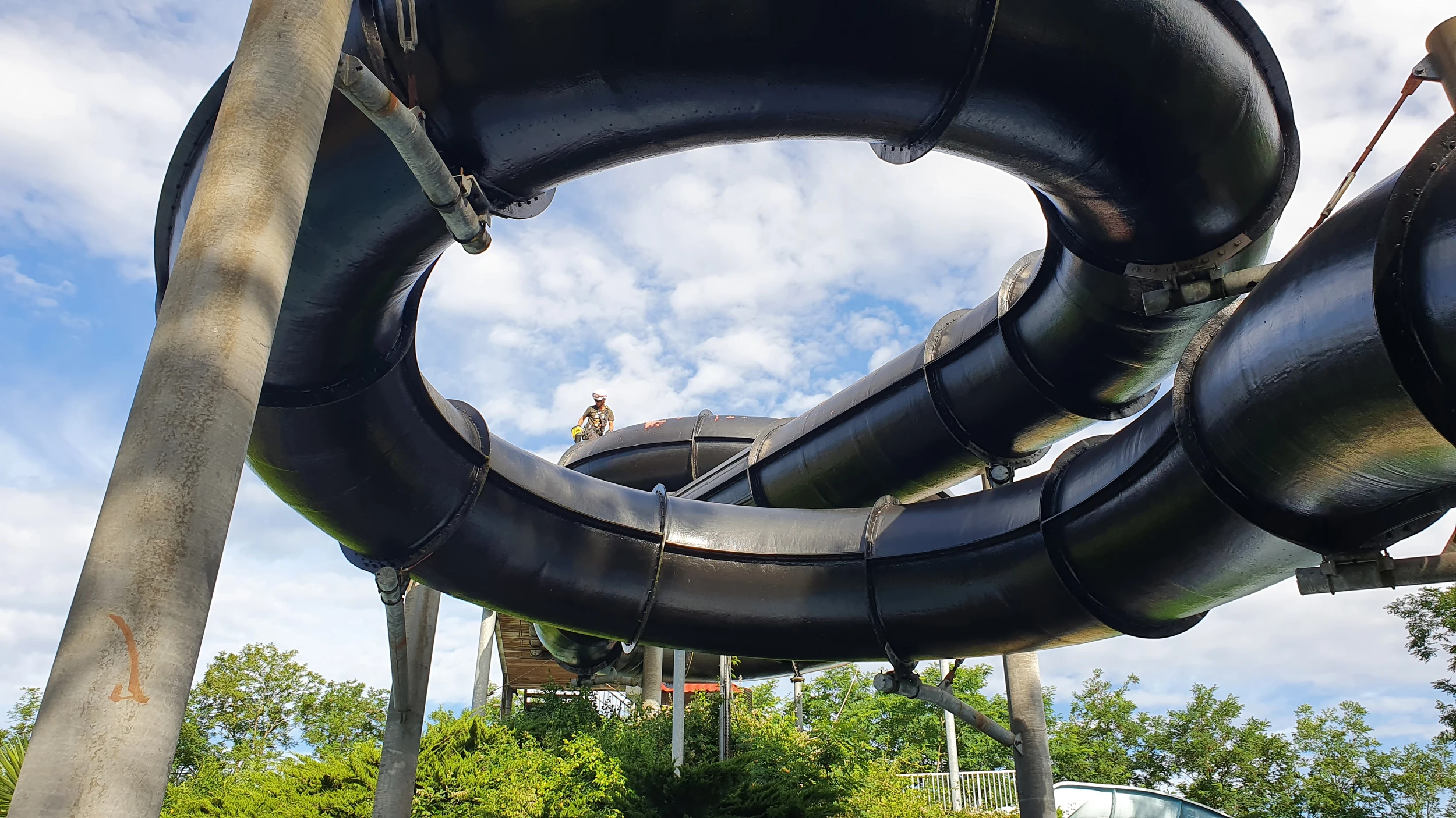 Intervention de cordistes MS Access pour glisser en toute propreté chez AQUALAND à Gujan Mestras (industrie) – 2